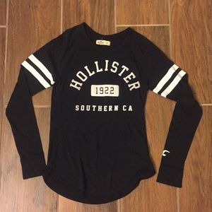 Black long sleeved hollister tee